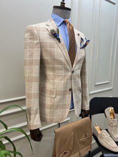 Collection : SPRING / SUMMER 22-23 Color : Beige Material content: % 65 Viscose % 35 pes % 3 elesten Available size: 46–48-50-52-54-56 Beige Suit, Striped Suit, Spring Summer, Slim Fit