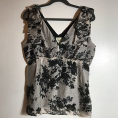 Condition: Excellent Like New Condition, Never Worn On My End, Bought By Never Wore Retail: $88 Plus Tax * 20” Across Chest, 17.5” Across Waist, 26” Length (Measurements Taken Flat) * Side Zip No Trades Trusted Seller For Years Ships Quickly Great Feedback Elegant Floral Print Sleeveless Blouse, Elegant Sleeveless Blouse With Floral Print, Elegant Floral Print Top For Day Out, Digital Closet, Teacher Outfits, Feminine Outfit, Work Outfits, Fancy Dresses, Floral Blouse