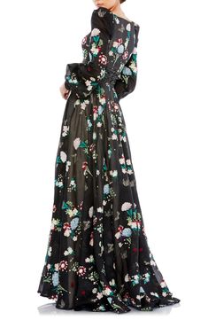 Sleeve Dress Formal, Flowy Gown, Sleeve Gown, Unique Prom Dresses, Chiffon Floral, Long Sleeve Gown, Designer Prom Dresses, Prom Designs, Floral Embroidered Dress