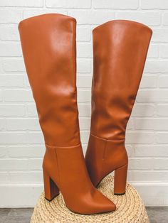 Signal knee high boots cognac - Cute boots - Trendy Shoes at Lush Fashion Lounge Boutique in Oklahoma City Holiday Outfits Christmas, Boots Cognac, Boots For Fall, Western Style Boots, Affordable Shoes, Trendy Boots, Lace Up Combat Boots, Trending Boots, Cute Boots