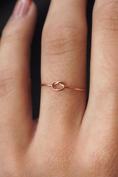 Women Owned + Operated | Hand Crafted To Order | Size Inclusive | Sustainably Made | High Quality Metals | Nickel-Free | Ethically Sourced * ULTRA THIN RING * This ring is really cute and easy to wear! The tiny knot detail adds a bit of extra detail to this otherwise simple rose gold-filled stacking ring. This is one single length of 14kt gold-fill that I've knotted and soldered around the back. This ring is a great alternative to a classic stacking ring! This listing is for ONE SINGLE RING. Eac Rose Gold Open Ring, Rose Gold Rings Simple Unique, Rose Gold Ring Simple, Tied Knot, Gold Knot Ring, Minimal Ring, Tiny Rings, Simple Rose, Single Ring