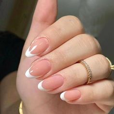 Follow @leminimacaron for more inspo ✨ Photo credits: unknown. #gelnails #leminimacaron #diynails #manicure #pedicure #gelnails #nails #manimonday #nailinspo #nailshade #viralnails #nailday #aesthetic #summernails #fallnails #backtoschoolnails #longnails #shortnails #frenchnails #almondnails #squarenails #haileybiebernails #opi #nailextensions #gelx #geltips #chromenails #nailstamper French Tip Almond Short, Simple Grad Nails, Graduation Nails, Basic Nails, Blush Nails, Oval Nails, Bridal Nails, Stick On Nails, روتين العناية بالبشرة