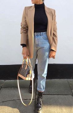 Blazer Outfits For Women Casual, Mum Jeans, Doc Martens Outfit, Looks Pinterest, Mom Jeans Outfit, Chic Winter Outfits