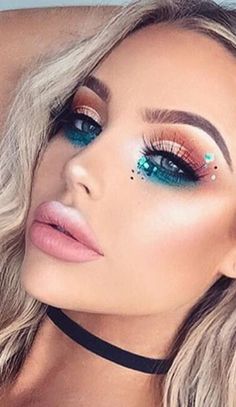 Blue Festival Makeup, Makeup Hooded Eyes, Circus Ideas, Fete Emo, Music Festival Makeup, Coachella Makeup, Fest Ideas, Halloweenský Makeup