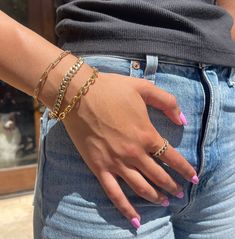 Medium 14K Solid Gold Paper Clip Bracelet. To wear alone or with charms or charm enhancers and charms. Paper Clip Bracelet, Bezel Set Earrings, Signature Bracelet, Diamond Stacks, Bridal Diamond Jewellery, Anchor Necklace, Herringbone Necklace, Linking Rings, Diamond Education