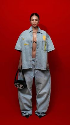 Oversized Denim Jeans Outfit, Matching Set Street Style, The K Label, Street Wear Chic, Paris Spring Fashion 2024, Rolling Loud Outfits Miami Black Women, Aesthetic Outfits With Baggy Jeans, 90 Aesthetic Outfit, Oversized Denim Outfit