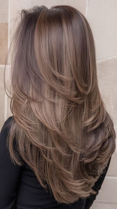 Milk Tea Brown Highlights, Light Brown Chocolate Hair, Teddy Brown Hair Color, Old Money Highlights, Brown Skin Tone Hair Color Ideas, Blonde Hair For Brown Skin, Hair Color Inspo For Pale Skin, Light Brown Money Piece, Ash Brown Highlights On Brown Hair