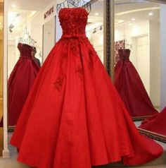 Pretty Red Dresses, Hollywood Sweet 16, Masquerade Ball Dresses, Red Satin Prom Dress, Bday Dresses, Wedding Party Robes, Red Ball Gowns, Red Evening Gown, Modest Formal Dresses