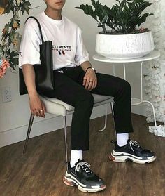 Balenciaga Shoes Outfit Street Styles, Jeans Outfit Men, Outfit Street, Shoes Outfit, Red Sneakers