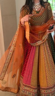 Indian Fits, Punjabi Dresses, Desi Clothing, Desi Art, Desi Fits, Asian Clothes, Desi Aesthetics, India Shopping