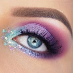 To create this look I used Makeup Geek eyeshadows: Wisteria, Hopscotch, Caitlin Rose and Daydreamer Unicorn Eyeshadow, Carnaval Make-up, Mac Make Up, Halloweenský Makeup, Make Up Designs, Unicorn Makeup, Purple Makeup, Smink Inspiration, Makijaż Smokey Eye