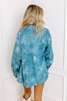 You are sure to fit right in by the waterside when you arrive in our adoranle 'Embrace The Coast Shift Top' featuring lightweight material patterned with teal hued watercolor, a button down front with a collared neckline, long loose sleeves with fitted button closure cuffs, and a relaxed silhouette that falls into a rounded hemline! Measurements S : Bust 42", Hip 44", Length 28", Sleeve Length 21.5", Waist 43". M : Bust 44", Hip 46", Length 28.5", Sleeve Length 21.5", Waist 45". L : Bust 46", Hi Loose Sleeves, The Coast, Blue Ocean, Sleeve Length, Luxury Fashion, Fashion Trends, Blue