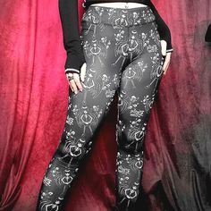 Emily The Strange X Dollskill Stranger People Workout Leggings. Brand New Condition. Soft And Stretchy Workout Material. Size: M Brand: Dollskill Material: Polyester Blend Emily The Strange, Crazy People, Dolls Kill, Workout Leggings, Colorful Leggings, Pant Jumpsuit, Pants For Women, Black White, Leggings