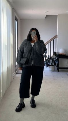 Casual Work Clothes Plus Size, Black Loafers Outfit Plus Size, Gray Socks Outfit, Retro Plus Size Outfit, Plus Size Outfits Modest, Loafers Outfit Plus Size, Plus Size Loafers Outfit, Cardigan Plus Size Outfit