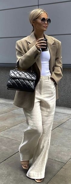 Crop Top Ideas, Trendy Outfits For Women, Street Style 2022, Simple Work Outfits, Stylish Outfits For Women Over 50, Cardigan Blazer, Street Fashion Style, Street Style Chic