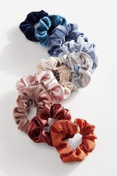 Urban Outfitters Perfect 10 Scrunchie Set Scrunchies Diy, Butterfly Hair Clip, Perfect 10, Kids Discover, Butterfly Hair, Scrunchie Hairstyles, Mode Inspiration, Burlap Wreath, Christmas List