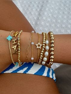 Xoxo Jewelry, Evry Jewels, Gold Bracelets Stacked, Preppy Jewelry, Wrist Jewelry, Jewelry Accessories Ideas, Dope Jewelry, Summer Bracelets, Jewelry Fashion Trends