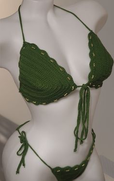 Turn heads and radiate confidence in this exclusive crochet bikini set. Handcrafted for a look as unique as you are! This bikini is crafted from a luxurious 50% cotton and 50% acrylic blend, offering both the natural breathability of cotton & the soft, comfortable feel of acrylic. Perfect for soaking up the sun in comfort!  Transform your look in three stylish ways with our adjustable straps! This bikini ensures a perfect fit and endless versatility, letting you customize your beach vibe. ------ Crochet Swim Bottoms, Knitted Bathing Suit Bikinis, Crochet Beach Set, Crochet Bikinis Boho, Crochet Bikinis Free Patterns, Hippie Swimsuit, Crochet Top Outfits, Earthy Crochet, Crochet Bathing Suit