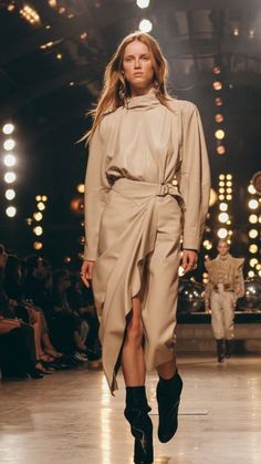 Street Look, Fashion Editorial, Dream Wardrobe, Isabel Marant, Editorial Fashion, Crayon, Fashion Dresses, Fashion Week, Spring Summer