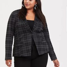 Torrid Double Breasted Plaid Blazer Size 4 (4x) New With Tags Plus Size Jacket, Workwear Essentials, Peplum Blazer, Black Chevron, Faux Leather Moto Jacket, Knit Blazer, Cropped Denim Jacket, Double Knit, Black Fleece