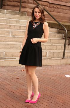 Send the Trend Style Challenge - Penny Pincher Fashion Black Dress With Pink Heels, 2015 Outfits, Foto Tips, Black Dress Outfits, Summer Black Dress, Dropwaist Dress, Pink Heels, Pink Shoes, Looks Style