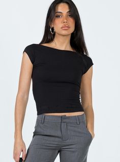 Hot Crop Tops, College Clothes, Clothes Wishlist, Womens Knit Tops, Black Shirts Women, Backless Top, Summer Crop Tops, Buy Now Pay Later, Main Character