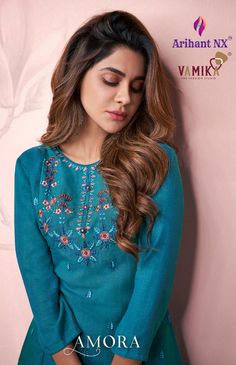 Kalamkari Blouse, Rayon Kurtis, Pants Collection, Simple Kurti Designs, Trendy Fits, Kurtis With Pants