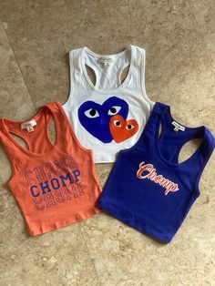 Game Day Tops, Diy Game Day Shirt College, Cute College Merch, Miami Tailgate Outfit, Uf Tailgate Outfit, Uf Game Day Outfit, Diy College Apparel, Uf Gameday Outfit, Uf Tailgate