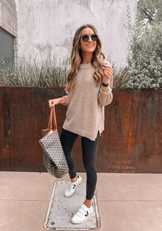 Summer Outfits With Leggings For Women, Comfortable Outfits Winter, Lauren Kay Sims, October Outfits, Crazy Person, Leggings Outfits, Athleisure Wear