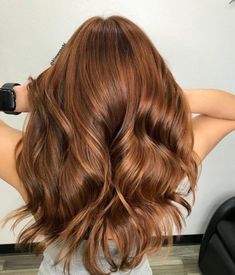 Brownish Red Hair, Reddish Brown Hair Color, Red Brown Hair Color, Trendy Fall Hair Color, Warm Brown Hair, Rambut Brunette, Reddish Brown Hair, Honey Brown Hair, Brown Hair Dye