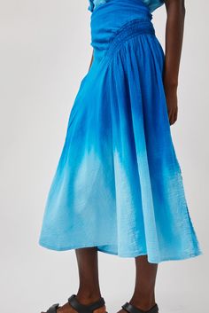 Hand-dyed organic cotton skirt with a smocked waist and asymmetric gathering detail. Lightweight and voluminous. For the full look, wear with the Atelier Delphine Loraine Top in Ombre. The Atelier, Full Look, Cotton Skirt, Get The Look, Hand Dyeing, Organic Cotton, Dye, Skirt, How To Wear