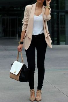 20+ Stunning Business Casual Outfits Perfect For Work In The Office | These work outfits for women and young professionals are perfect to wear to interviews, for internships and for everyday wear in the office. We’ve included the best summer business casual outfits, and also the best winter work outfits for women. #businesscasualoutfits #workoutfits #professional #outfitsforwork #interviewoutfits #internshipoutfits #officeoutfits Summer Business Outfits, Classic Work Outfits, Casual Work Outfits Women, Spring Work Outfits, Work Outfit Ideas, Business Casual Outfits For Women, Casual Work Outfit, Classy Work Outfits