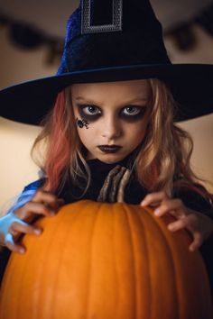 Halloween Make Up For Kid, Kids Halloween Witch Makeup, Easy Kids Witch Makeup, Halloween Makeup Kids Witch, Kids Witch Halloween Makeup, Face Paint Witch Halloween, Halloween Makeup For Kids Girls Make Up, Kid Witch Makeup Halloween, Halloween Face Paint Spider