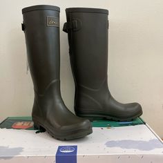 Nib Tall Rainboots By Joules. Tall Rain Boots, Rain Boots Women, Boots Women, Winter Rain, Rain Boots, Olive Green, Size 6, Women Shoes, Boots