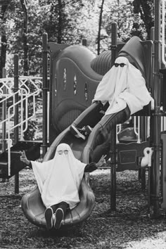 Playground ghost photoshoot Best Friend Pictures Ghost, Mom And Son Ghost Photoshoot, Spooky Ghost Photoshoot Ideas, Ghost Friend Pictures, Mother Daughter Ghost Photoshoot, Spooky Season Family Photos, Ghost Blanket Photoshoot, Ghost Bestie Photos, Ghost Photoshoot Ideas Kids