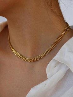 Herringbone Necklace Minimalist Gold Necklace, Gold Jewellry, Heading Fonts, Apple Coloring, Herringbone Necklace, Golden Necklace, Grid Style, Old Money Style, Long Midi Dress