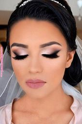 47 Sexy Eye Make Up Looks for Brown Eyes to Give Your Eyes Some Serious Pop #eye #eyemakeup #makeup Bridal Smokey Eye Makeup, Amazing Wedding Makeup, Beautiful Wedding Makeup, Wedding Makeup For Brunettes, Makeup Cantik, Gorgeous Wedding Makeup, Wedding Eyes, Mom Hair