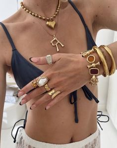 Jewelry Tour, Coastal Europe, Indigo Jewelry, Chunky Gold Jewelry, Xoxo Jewelry, Jewelry Stacking, Paris Mode, Nail Jewelry, Dope Jewelry