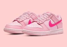 Nike Dunk Low Triple Pink, Pink Dunks, Baskets Nike, Different Shades Of Pink, Pink Nike, Nike Dunk High, Pink Nikes, Jordan 3, Nike Dunk Low