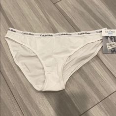 Brand New Women Calvin Klein Boxers, Calvin Klein White Bottoms For Loungewear, Calvin Klein Briefs For Loungewear, Under Wears Woman Calvin Klein, Calvin Klein Bra Set, Calvin Klein White Loungewear Bottoms, Calvin Klein Thong, Calvin Klein Cotton Brief Bottoms, Calvin Klein Ck One