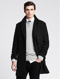 Black Wool Topcoat | Banana Republic Topcoat Men, Mens Fashion Country, Mens Fashion Coat, Black Overcoat, Japan Fashion Street, Formal Mens Fashion, Hipster Mens Fashion, Moncler Jacket, Banana Republic Men