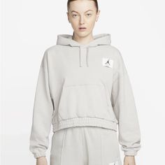 Nwt. Jordan Loose Fit Essentials Fleece Hoodie. Soft And Comfortable. Pullover. Size Xs Jordan Essentials, Nike Pro Women, Nike Id, Training Clothes, Hoodie Set, Nike Sweater, Womens Workout Outfits, Womens Fleece, Nike Hoodie