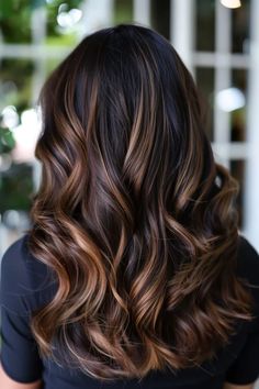 Dark Brown Hair Cinnamon Highlights, Dark Brown Hair Caramel Money Piece, Dark Hair Root Melt, Toned Highlights Brunettes, Highlight For Dark Hair, Highlight On Dark Brown Hair, Dark Hair With Highlights Caramel, Dark Brown Hair Balayage Caramel, Fall Balayage For Dark Brown Hair