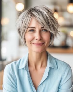 Textured silver round bob is a fantastic blend of edgy & chic. The bob cut is full of layers and texture, giving it a playful & dynamic look. Layered Tousled Bob, Short Blonde Layered Bob, Fine Hair Shaggy Bob, Short Round Bob Haircut, Cute Short Haircuts With Layers, Short Bob Haircut For Thick Hair, Bobs For 50 Year Old Women, Pulling Back Short Hair, Shag Bob Haircut For Fine Hair