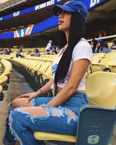 ✞Briana Yvette✞’s Instagram profile post: “My face when I saw the dodger dog commercial pop up on the jumbotron 🌭⚾️💙 #baseball #dodgers #gododgers #ladodgers #dodgerbabe” Cute Dodgers Game Outfit, Dodgers Outfit Baddie, Dodger Outfit Women, Women Dodger Outfit, Baseball Dodgers, Womens Dodgers Shirt, Dodger Dog