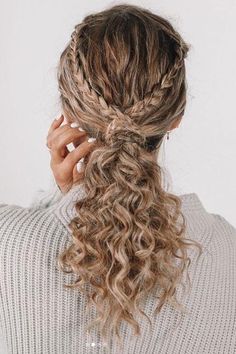 17 Beautiful Ways to Style Blonde Curly Hair #natural #curly #blonde #hairstyles #trends #southernliving Curly Hair Braids, Hair Romance, Blonde Curly Hair, A Ponytail, Hair Images, Lace Hair, Blonde Wig