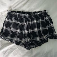 Never Worn In Perfect Condition Black Pajama Shorts For Summer Daywear, Casual Black Short Sleepwear, Black Casual Short Sleepwear, Black Casual Short Length Sleepwear, Casual Black Short Length Sleepwear, Trendy Black Cotton Pajama Shorts, Casual Plaid Short Sleepwear, Casual Black Bottoms For Daywear, Casual Black Daywear Bottoms