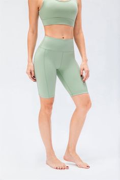 77% nylon. 23% spandex
Supports all kinds of mobility
Cool and quick-drying fabric. touch the body cool down. bring its own coolness
4-way stretch. breathable and sweat-wicking. Squat-proof
High elastic stretch
High waisted design
Soft. comfortable....