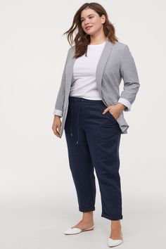 Plus Size Fashion Tips, Linen Joggers, Smart Dress, Mode Casual, Fashion Suits, Casual Work Outfits, Work Outfits Women