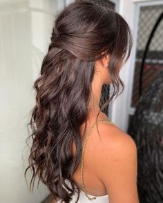 Charming Half Up Half Down Wedding Hairstyles 2020 #wedding #weddinghairstyle #bridalhairstyle #hairstyles #hairstyle Ideas For Prom Hair, Curls Hairstyles For Prom, Curls For Bridesmaid, Hair Styles Curls Formal, Hair Styles Curled Half Up Half Down, Curled Hairstyles For Wedding, Hairstyle Down With Curls, Hair Up Looks, Curled Hair For Formal